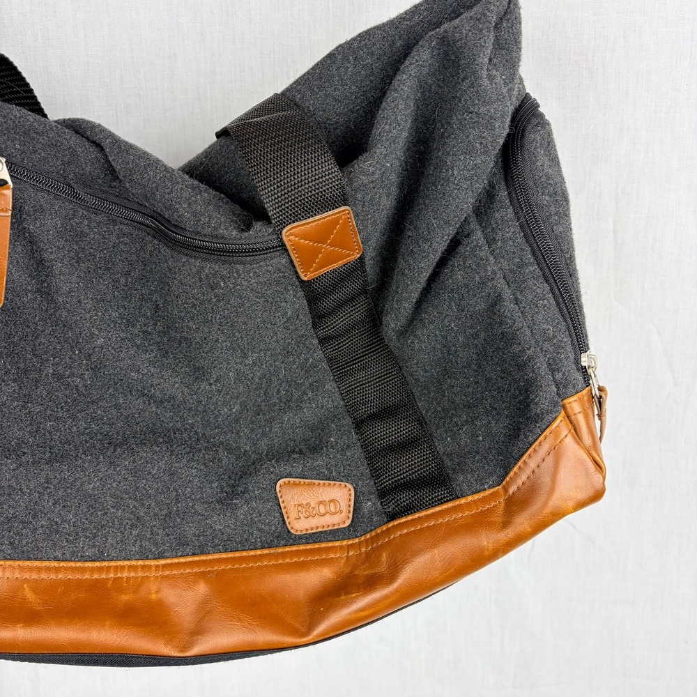 F&CO Charcoal Gray Wool Felt Duffel Bag Tan Leather Trim Weekend Travel Carry On - Picture 4 of 9
